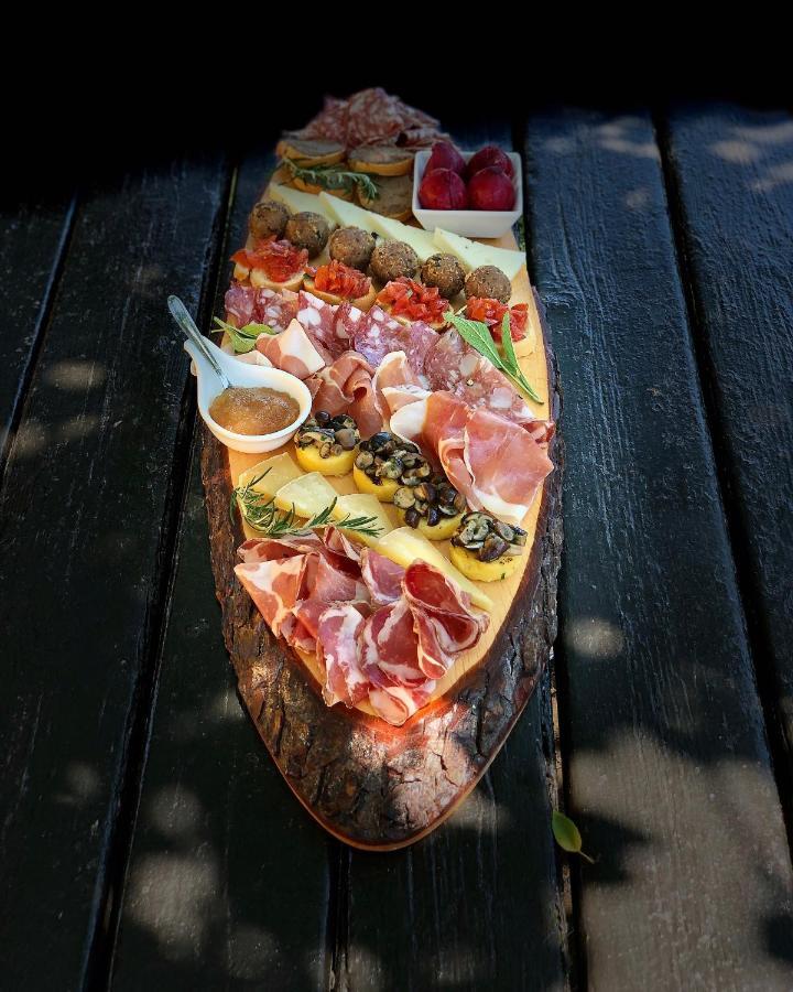 Agriturismo La Conte Лука Екстериор снимка