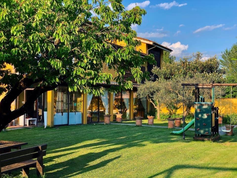 Agriturismo La Conte Лука Екстериор снимка